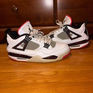 Jordan 4 Retro Crimson